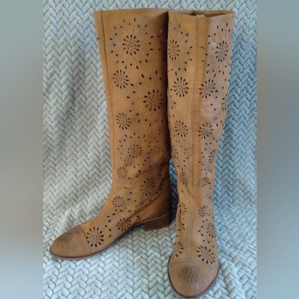 Hand made Italian leather boots. Size 37